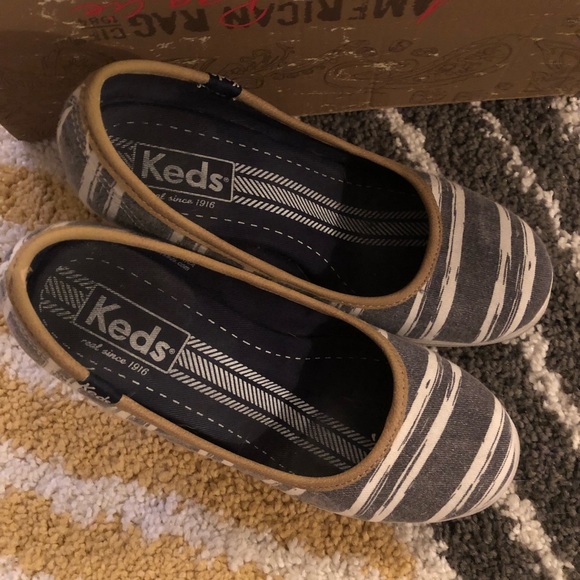 Keds Striped Wedge, Sz 5 - Picture 2 of 5